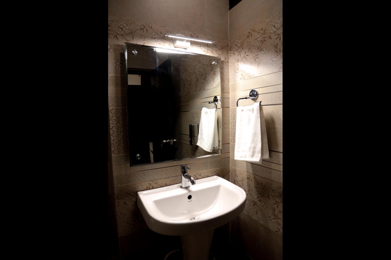 Hotel Vinayak Lifestyle Hotels Lucknow Extérieur photo