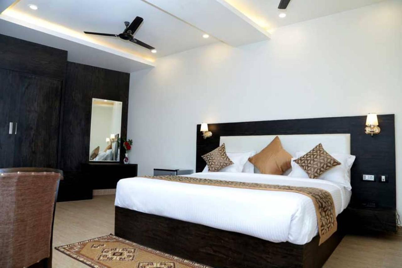 Hotel Vinayak Lifestyle Hotels Lucknow Extérieur photo